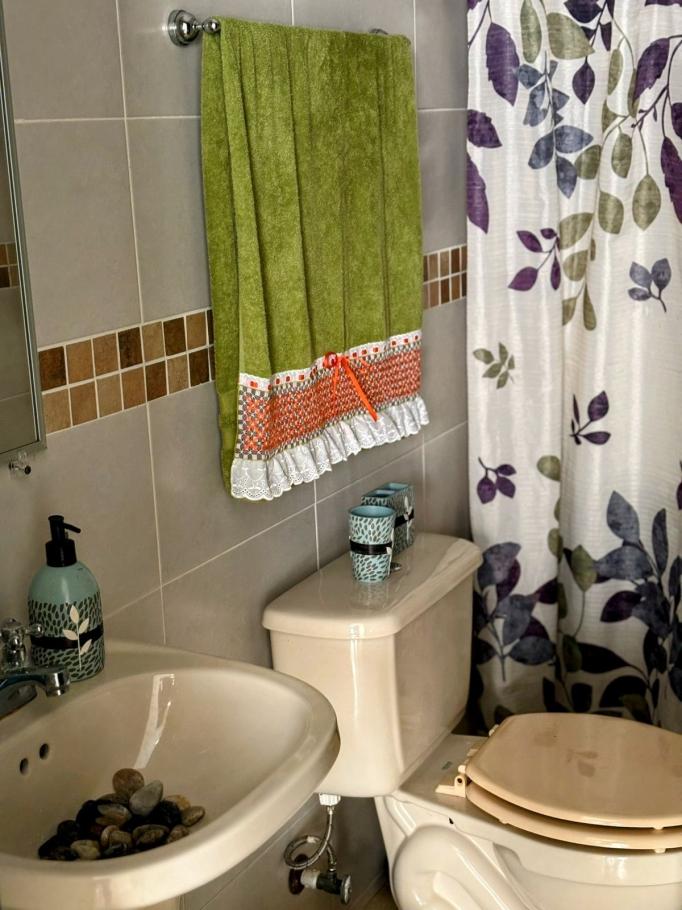 Alquilo casa de 2 niveles en ph las arboledas, la chorrera- $. 950