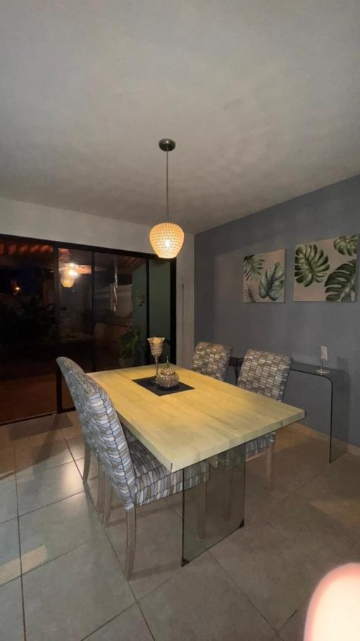 Alquilo casa de 2 niveles en ph las arboledas, la chorrera- $. 950