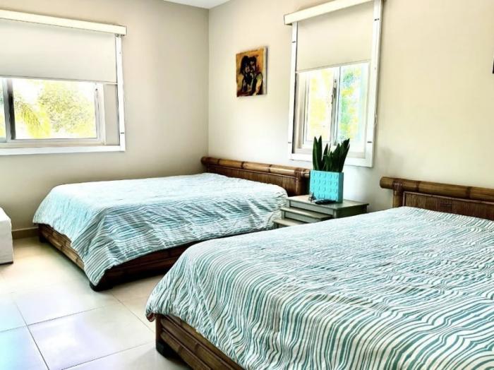 Venta de casa con piscina en bijao