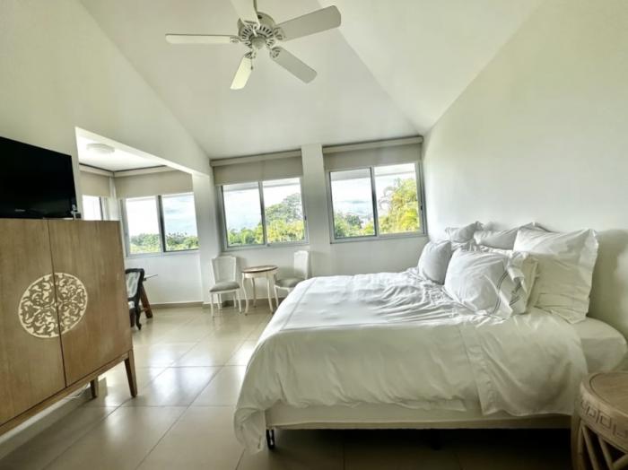 Venta de casa con piscina en cocoli