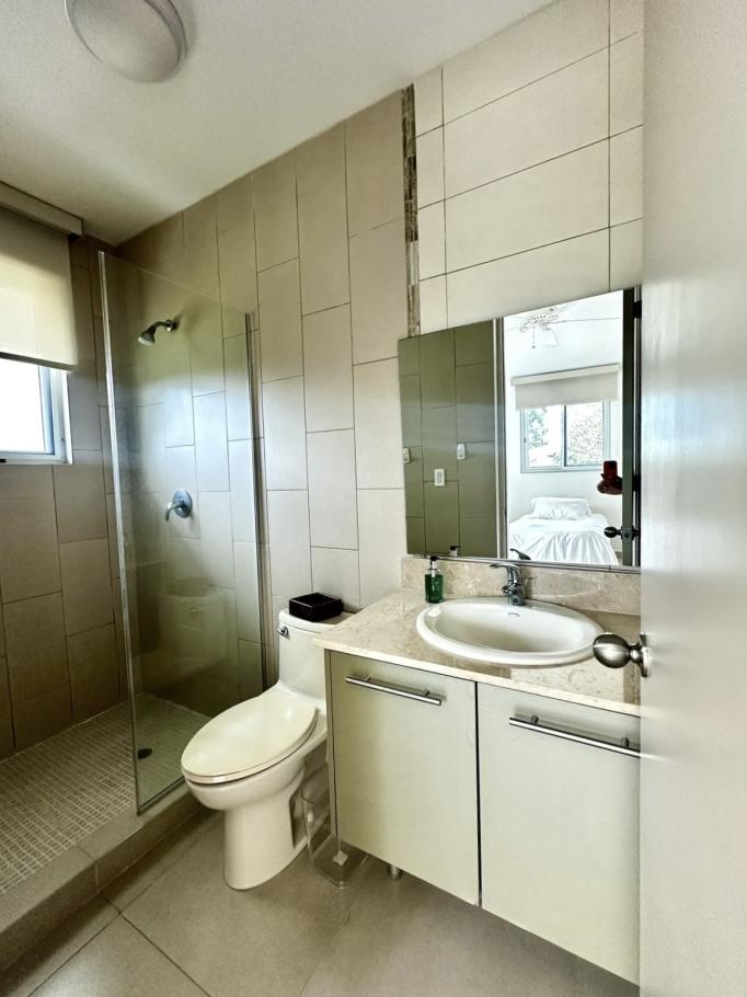 Venta de casa con piscina en cocoli