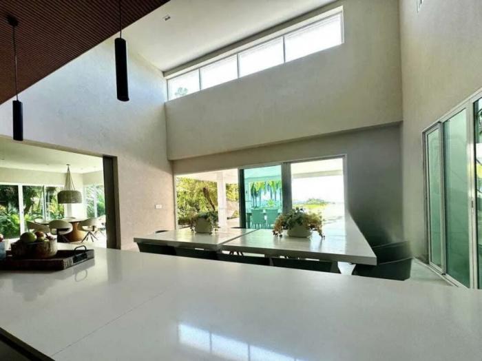 Venta de casa frente a la playa en bijao 