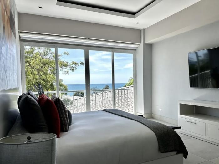 Venta de casa frente a la playa en bijao 