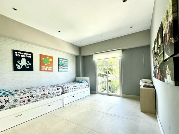 Venta de casa frente a la playa en bijao 