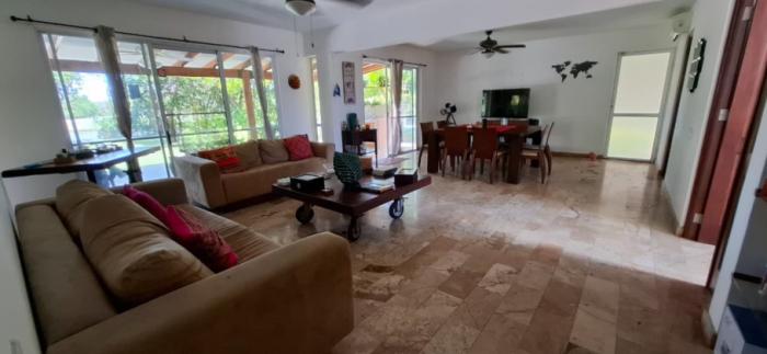 Venta de townhouse en villas de decameron, farallón, coclé