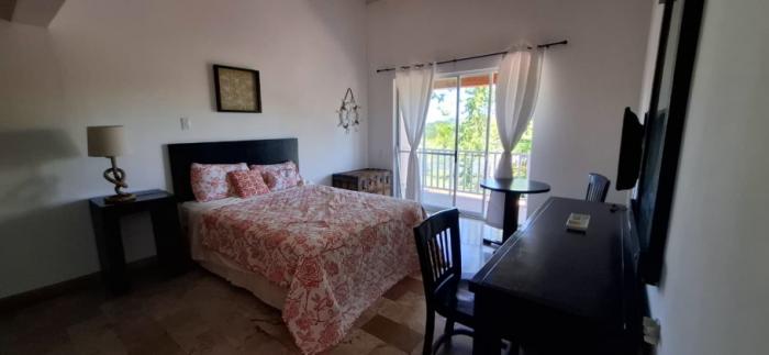 Venta de townhouse en villas de decameron, farallón, coclé