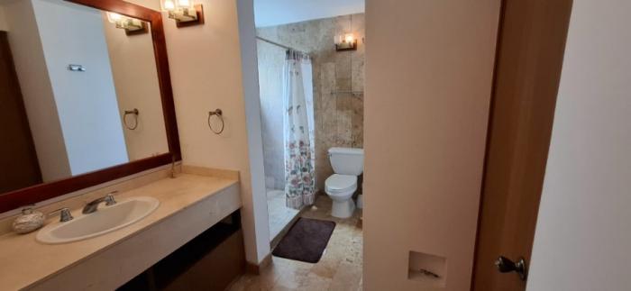 Venta de townhouse en villas de decameron, farallón, coclé