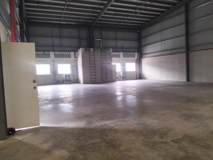 Se alquilan galeras desde 500m2 en adelante/warehouses for rent from 500m2