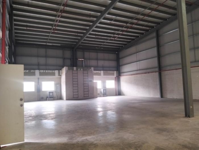 Se alquilan galeras desde 500m2 en adelante/warehouses for rent from 500m2