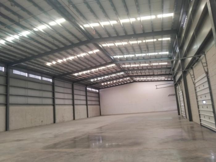 Se alquilan galeras desde 500m2 en adelante/warehouses for rent from 500m2