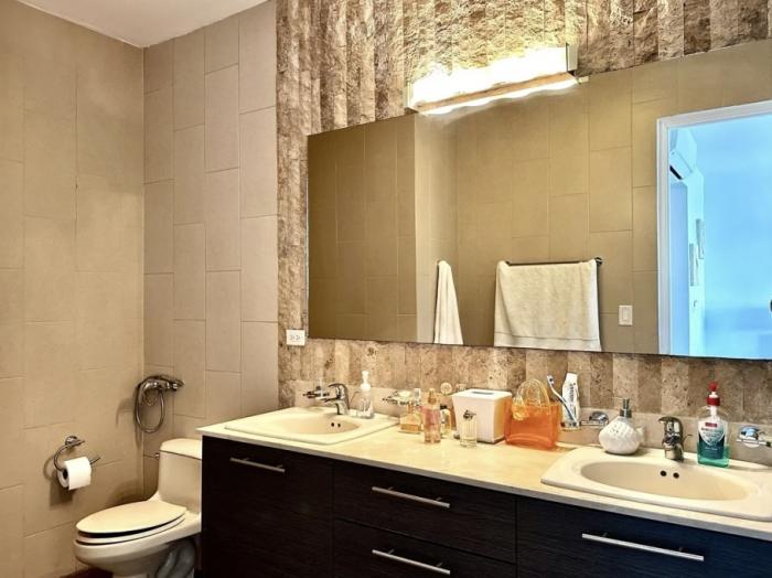 Venta de villa con piscina y vista al mar en bijao