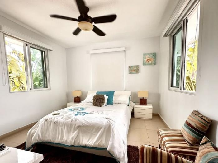 Venta de villa con piscina y vista al mar en bijao