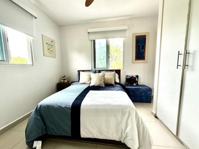 Venta de villa con piscina y vista al mar en bijao