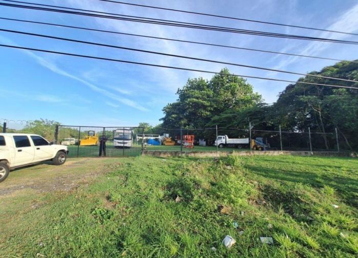 Se vende terreno comercial ave. domingo díaz