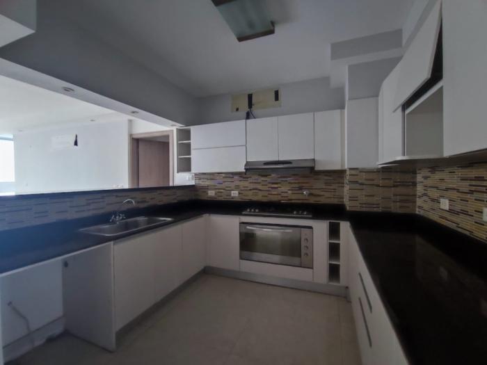Se vende hermoso apartamento en p.h. harmony tower