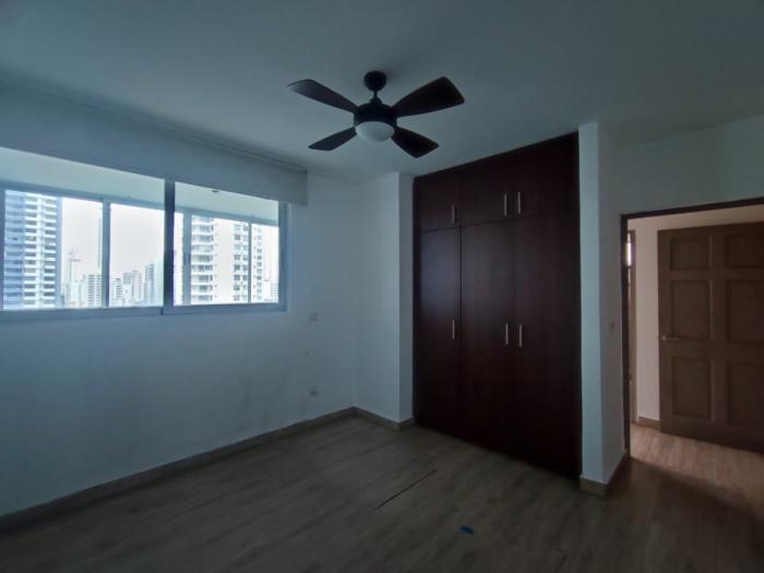 Se vende hermoso apartamento en p.h. harmony tower