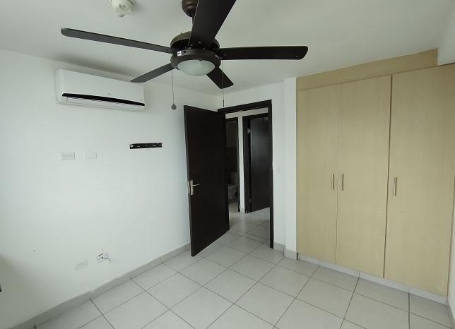 Se vende  apartamento en p.h. premiun