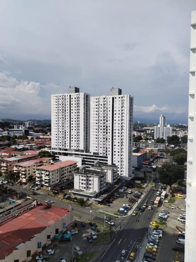 Se vende  apartamento en p.h. premiun