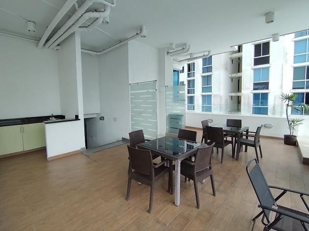Se vende  apartamento en p.h. premiun