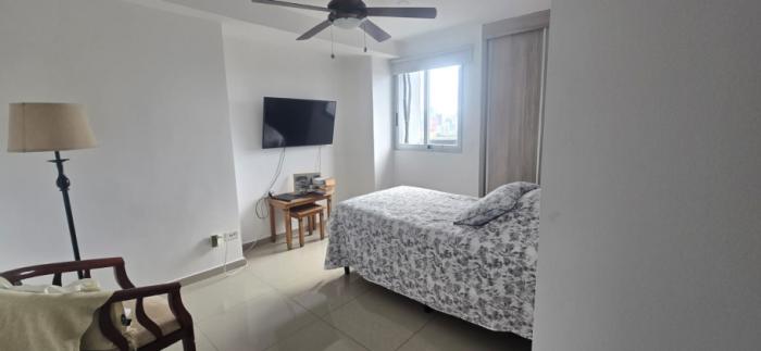 Se vende hermoso apartamento en p.h. delavista