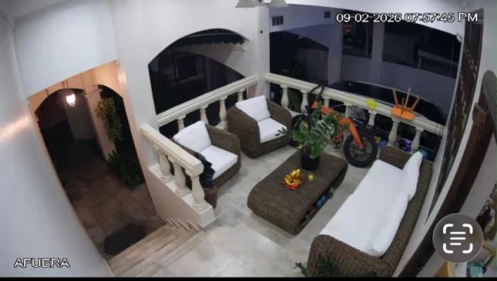Se vende casa unifamilar con energía autosostenible en el centro de san francisco/energy independent single family house for sale in panama city downt