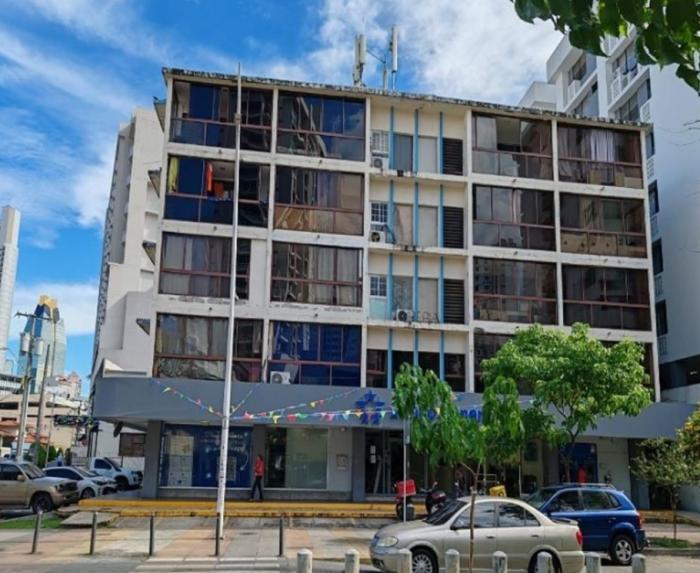 Se vende edificio en vía argentina