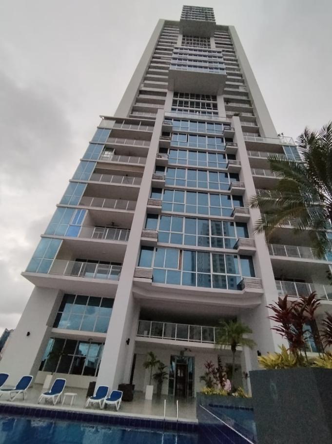 Se vende apartamento en p.h. quadrat