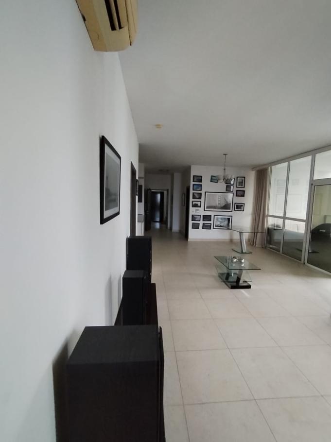 Se vende apartamento en p.h. quadrat