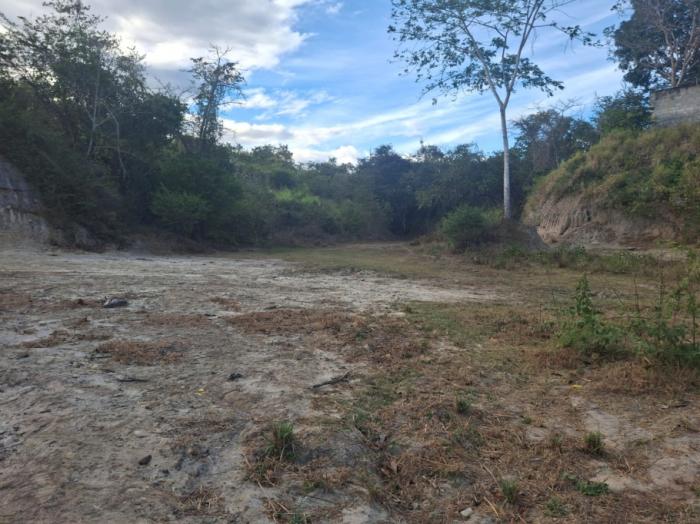 Vendo hermosa finca de 36 hectáreas con vista al mar y entorno natural en el higo