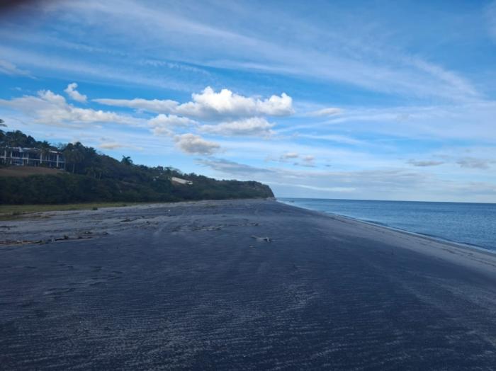 Vendo hermosa finca de 36 hectáreas con vista al mar y entorno natural en el higo