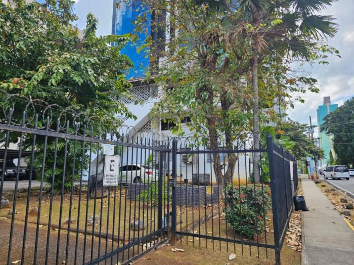 Se vende edificio cerca de via brazil