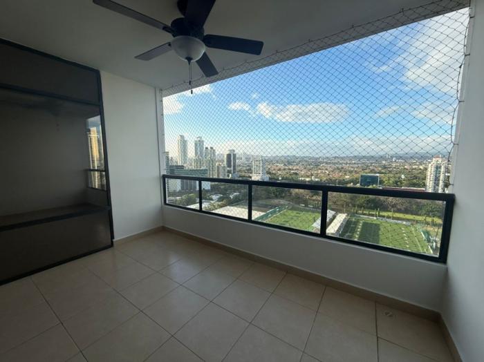 Venta de amplio apartamento en ph parque del mar i, costa del este