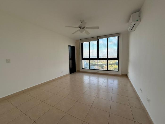 Venta de amplio apartamento en ph parque del mar i, costa del este