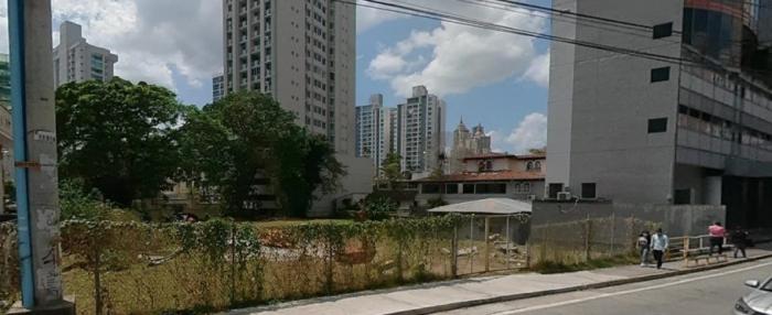 Se vende terreno comercial en el cangrejo