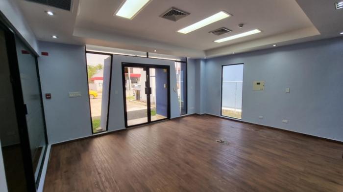 Se vende o se alquila edificio en costa del este