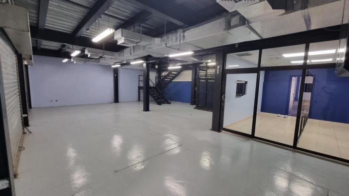 Se vende o se alquila edificio en costa del este