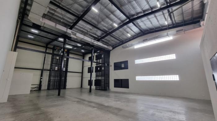 Se vende o se alquila edificio en costa del este