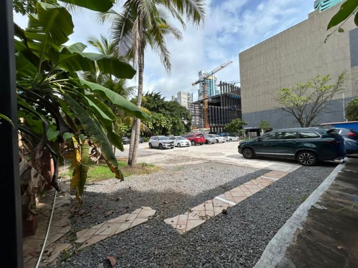 Se vende terreno comercial en obarrio