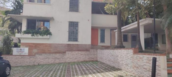 Se vende edificio en el cangrejo