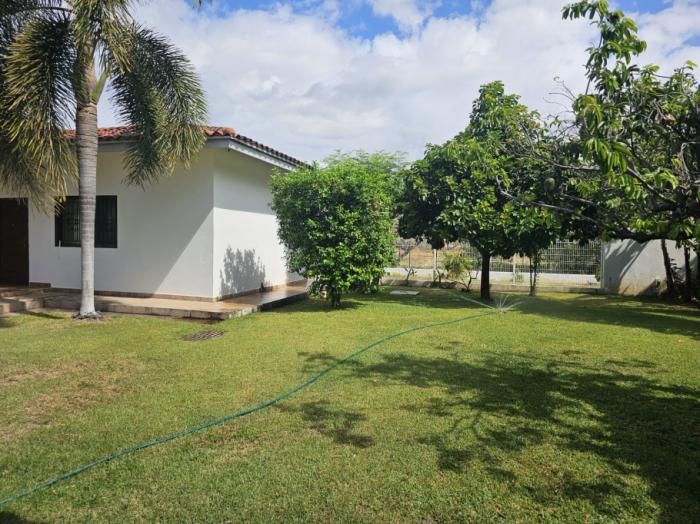 Venta de casa amoblada en coronado