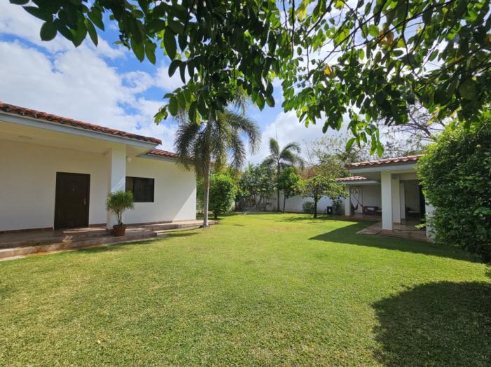 Venta de casa amoblada en coronado