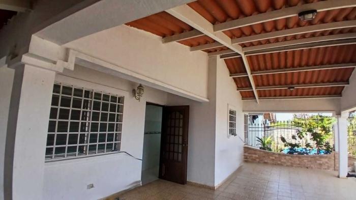 Venta de casa con tres recámaras en villa zaita,