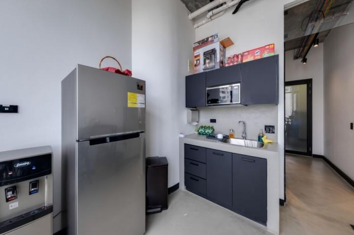 Se vende oficina en costa del este amoblada