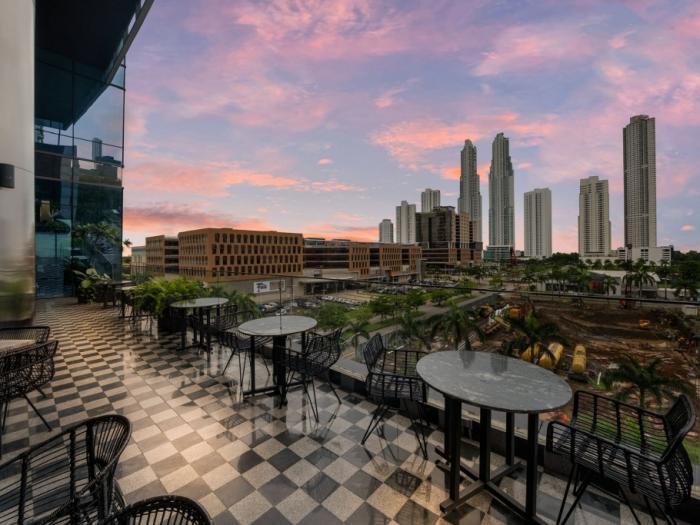 Se vende oficina en costa del este amoblada