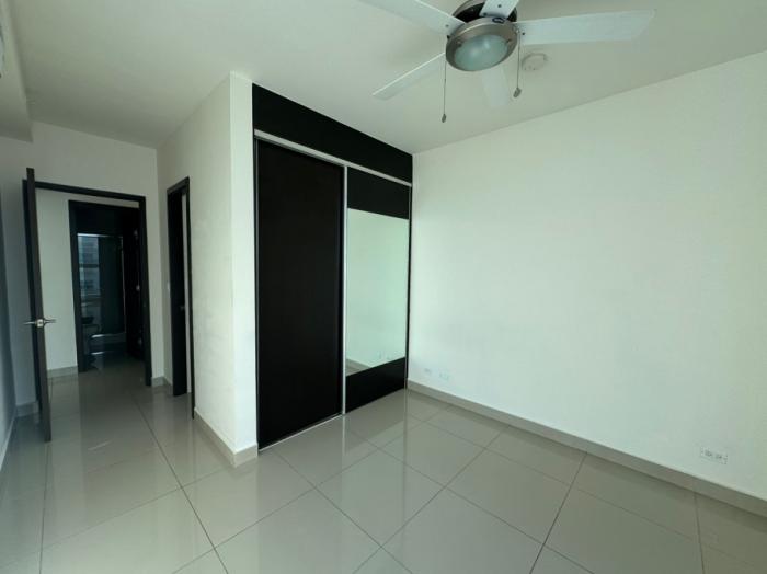 Venta de apartamento ph san roque, via españa