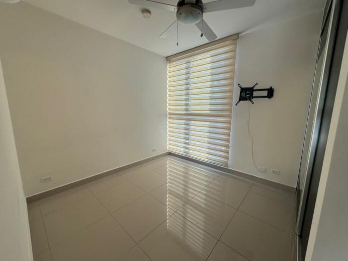 Venta de apartamento ph san roque, via españa