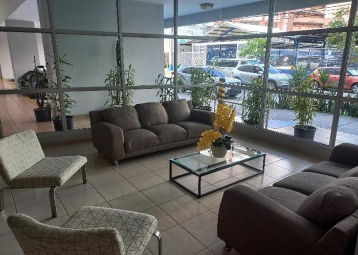 Se vende apartamento en vía argentina