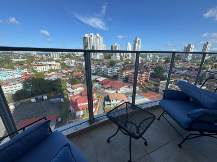 Alquiler de apartamento en ph san roque, vía españa