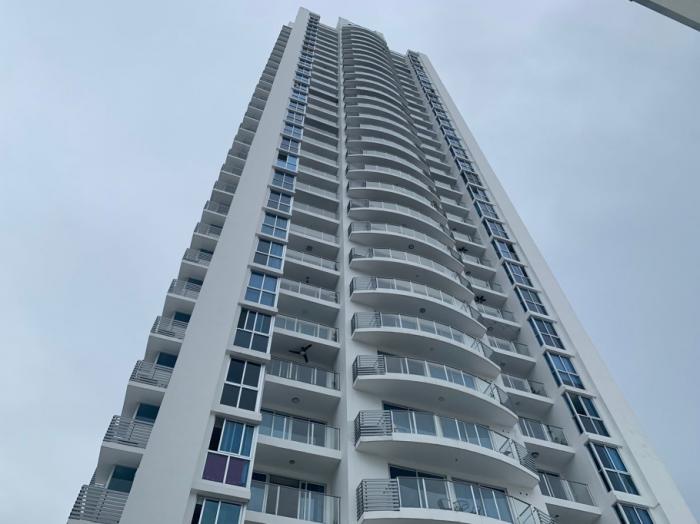 Alquiler de apartamento en ph san roque, vía españa