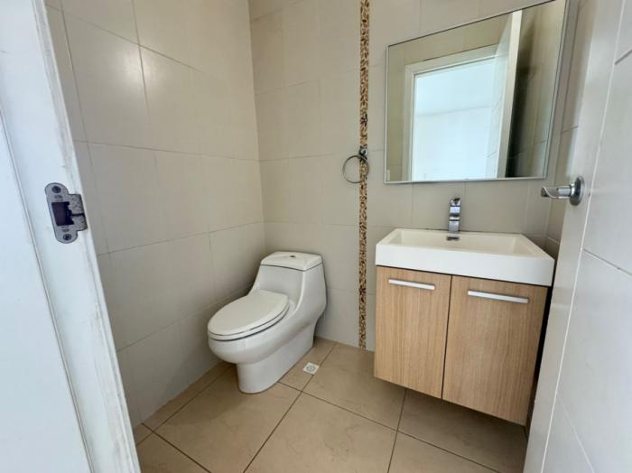 Venta apartamento en punta pacifica, ph oasis on the bay
